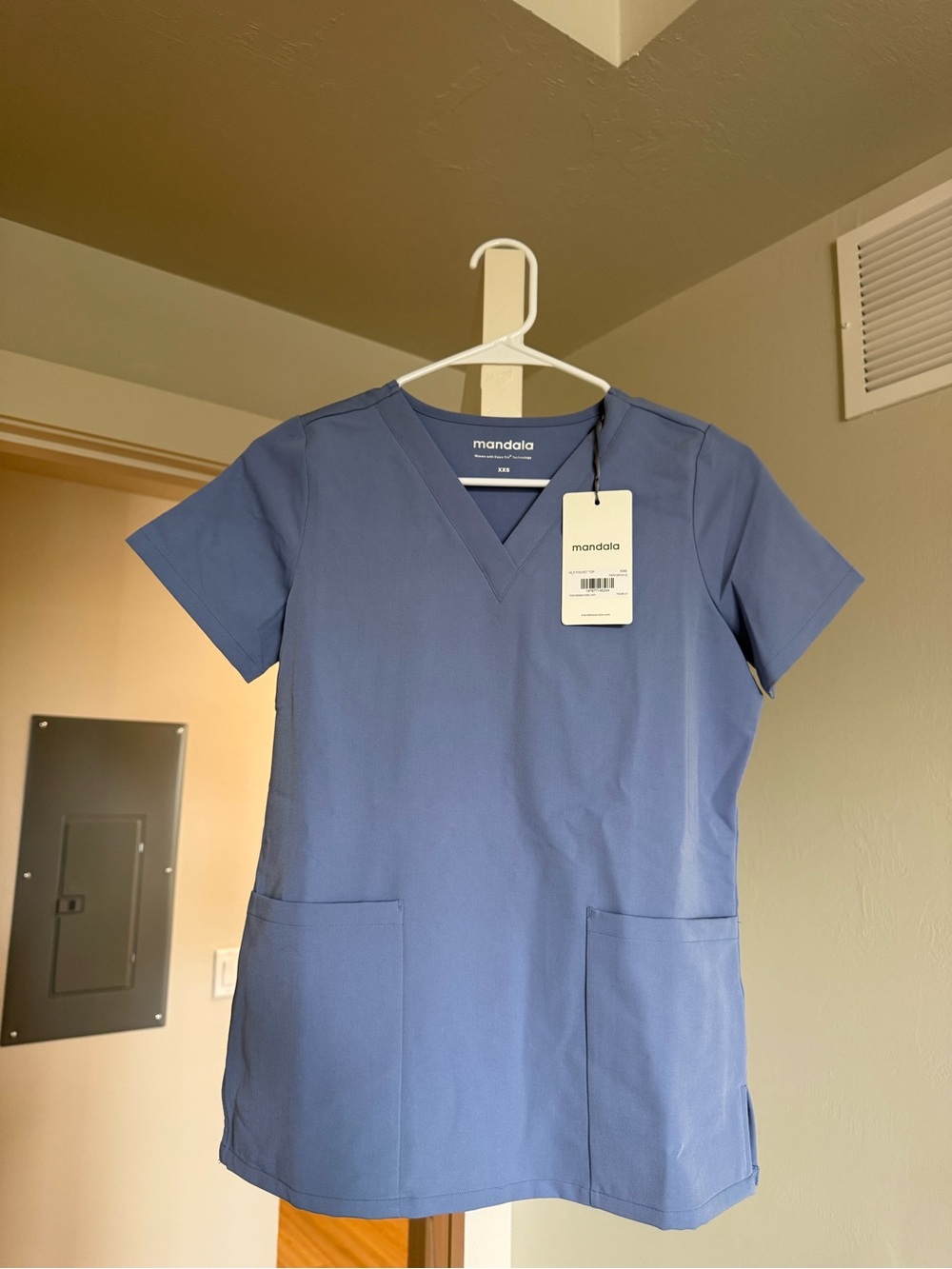 Mandala 6 pocket scrub top in periwinkle XXS